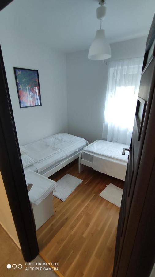 Apartmani Gavran Pirovac Buitenkant foto